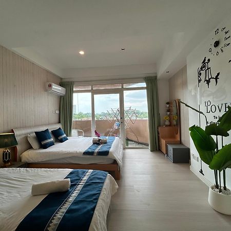 Riverbank Suites Waterfront 쿠칭 외부 사진