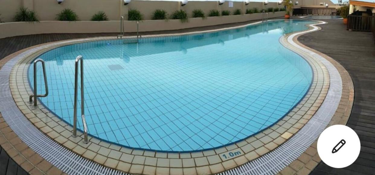 Riverbank Suites Waterfront 쿠칭 외부 사진