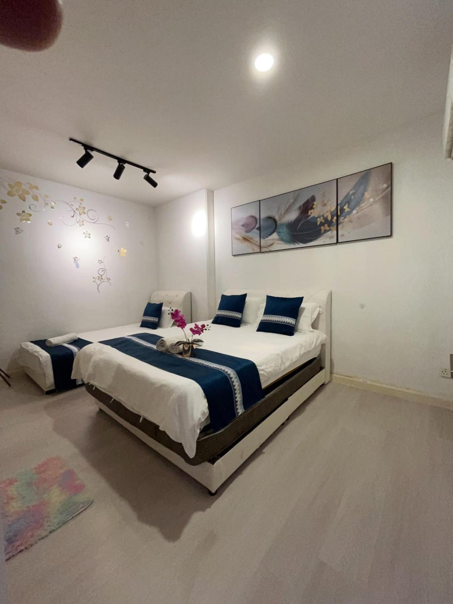 Riverbank Suites Waterfront 쿠칭 외부 사진